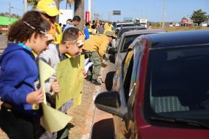 Blitz educativa mobiliza órgãos e estudantes contra queimadas no Park Way